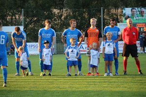 IMG_9075 Aufstellung Kinder Piermayr Stifter Kornholz Puchegger Knessl k1