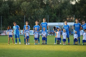 IMG_9082 Aufstellung Kinder Knessl Erhardt Tisch Pojer Huber Cerny k1