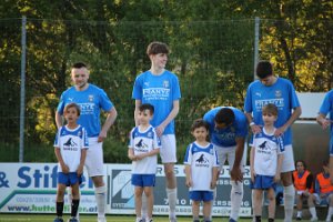 20250510_193446_IMG_3727 Aufstellung mit Kinder k1