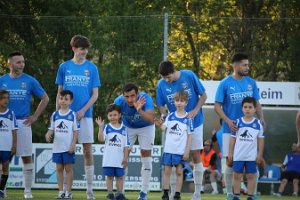 20250510_193450_IMG_3731 Aufstellung mit Kinder k1