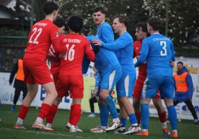 2  IMG_1159 Freistoss Mayrhofer D Tisch Majnovics Puchegger k1